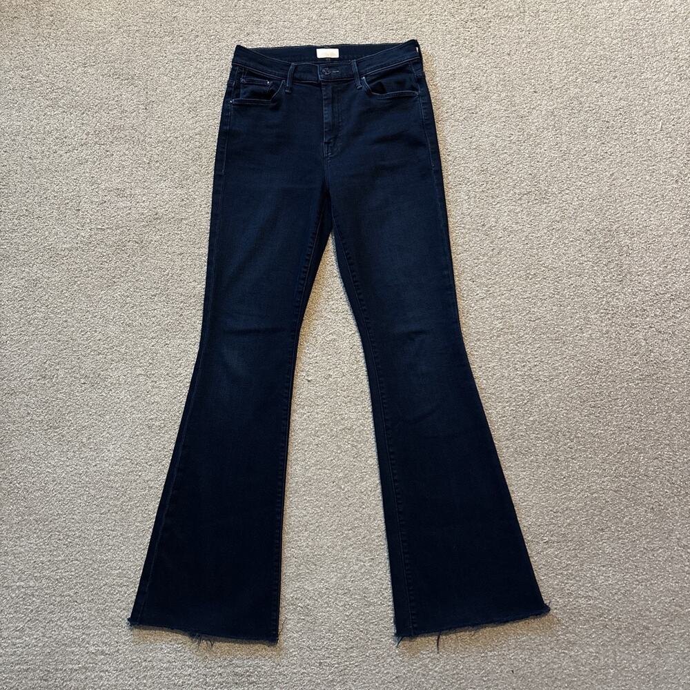Mother The Weekender Fray Jeans Size 27 Flare Chip On My Shoulder Dark Blue Wash